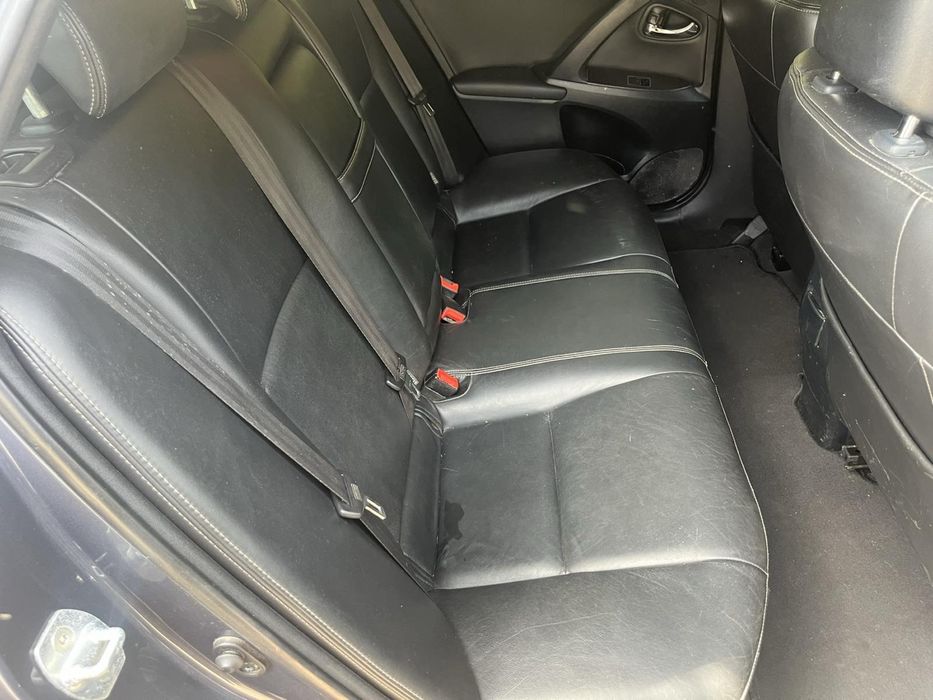 Toyota Avensis T27 2.2 177 к.с. на части!