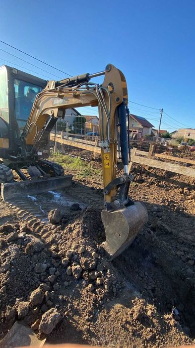 Sapaturi findatii inchiriere mini excavator
