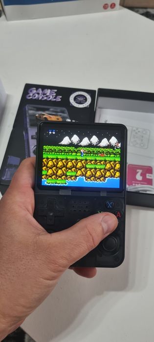 De vanzare consola retro portabila noua