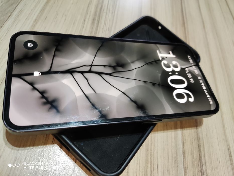 Nothing phone one 8+8/256продава/бартер