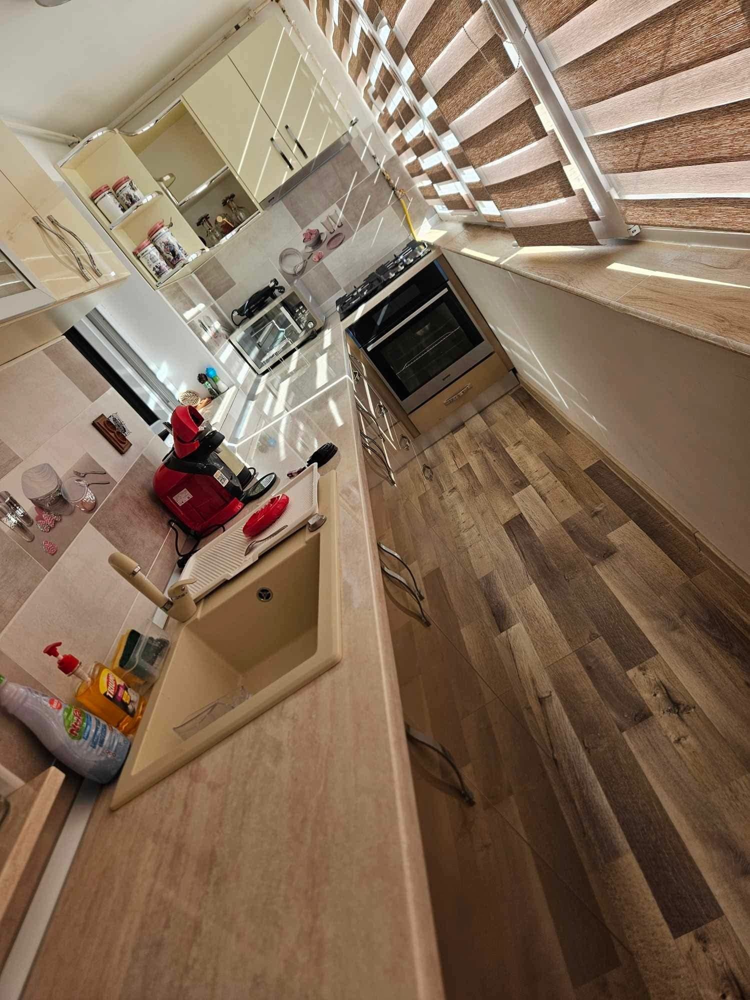 Vand apartament total renovat