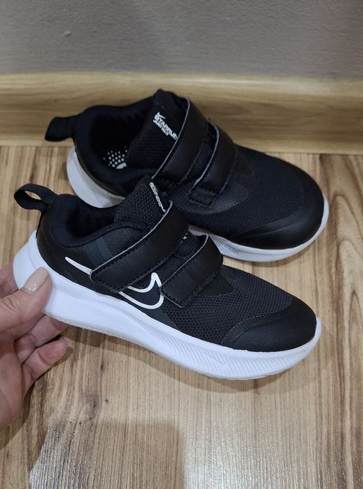 Оригинални маратонки Nike 26