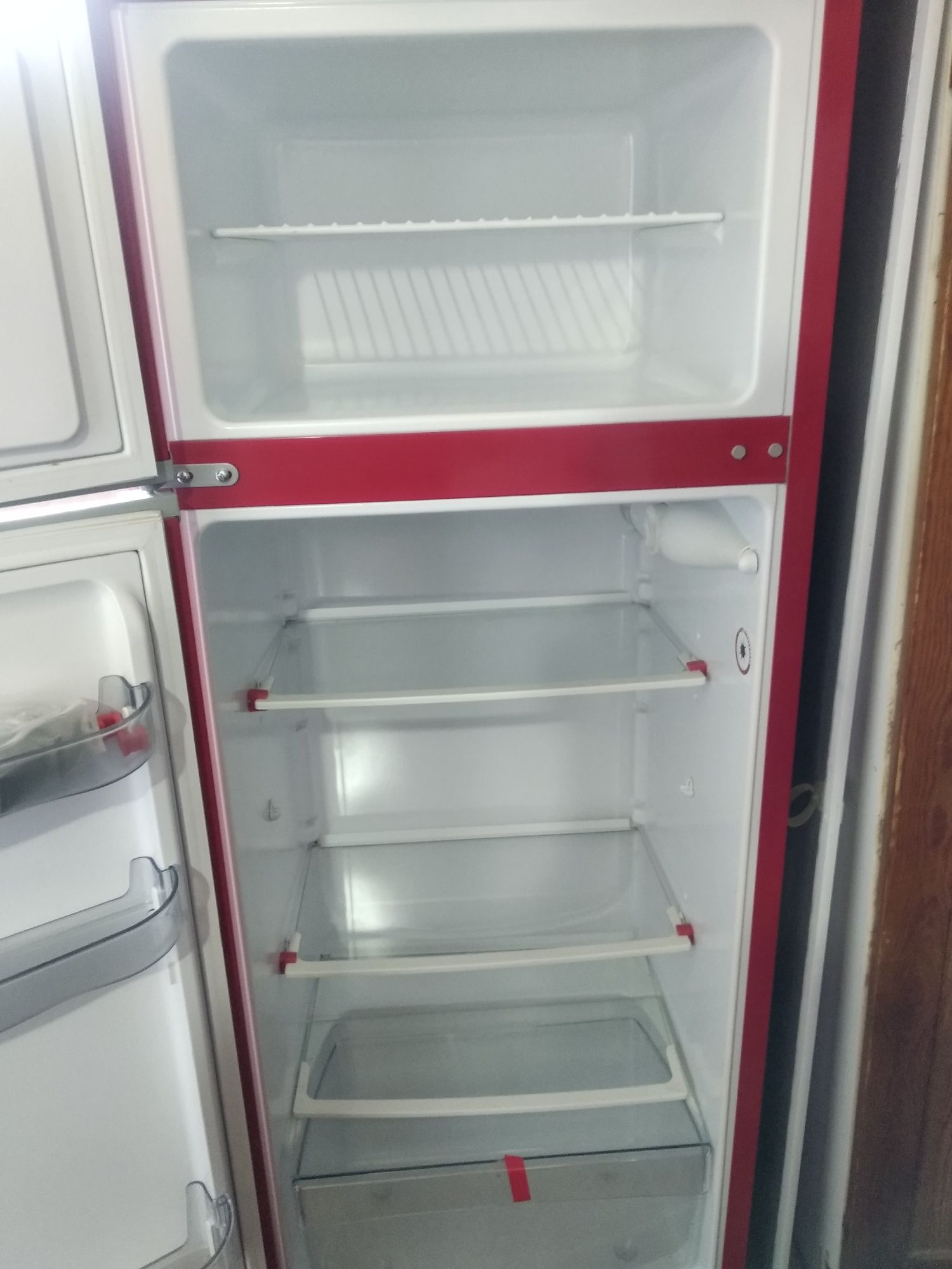 Холодильник Snaige в идеальном состоянии