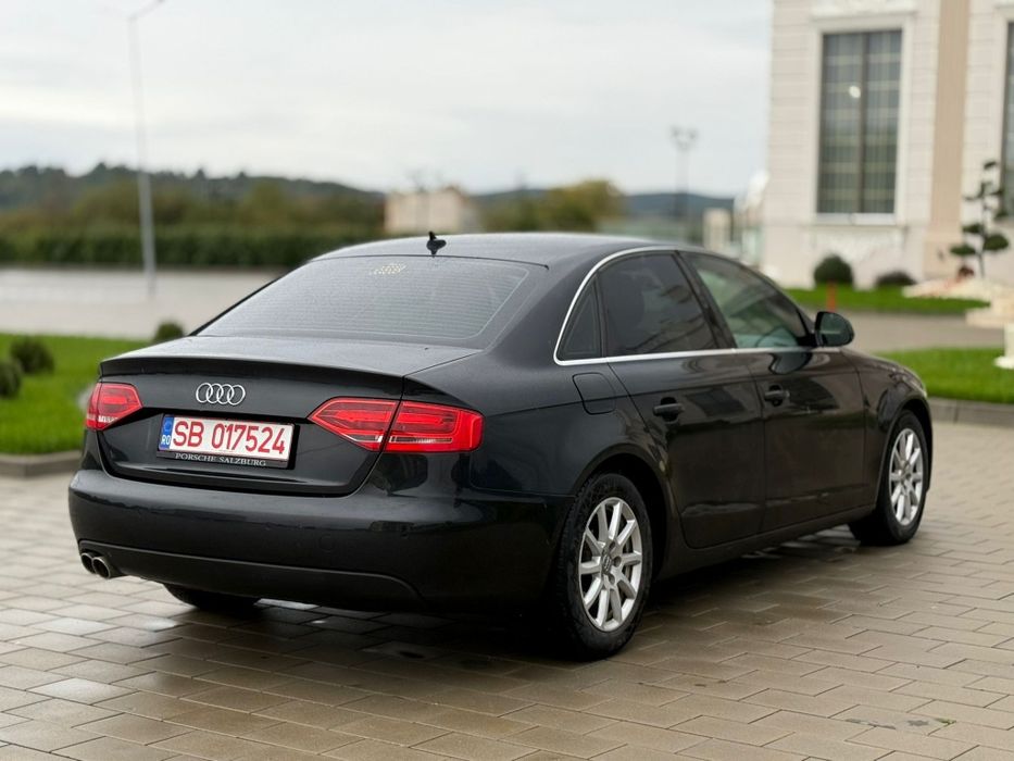 Se vinde Audi A4 b8 interior s-line 
Motorizare: 2.0 TDI (1.997 cm³)
P