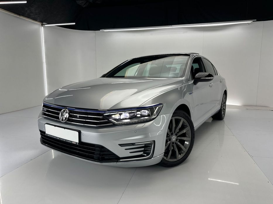 Volkswagen Passat GTE B8 218CP DSG6 | Istoric verificat | Fără daune