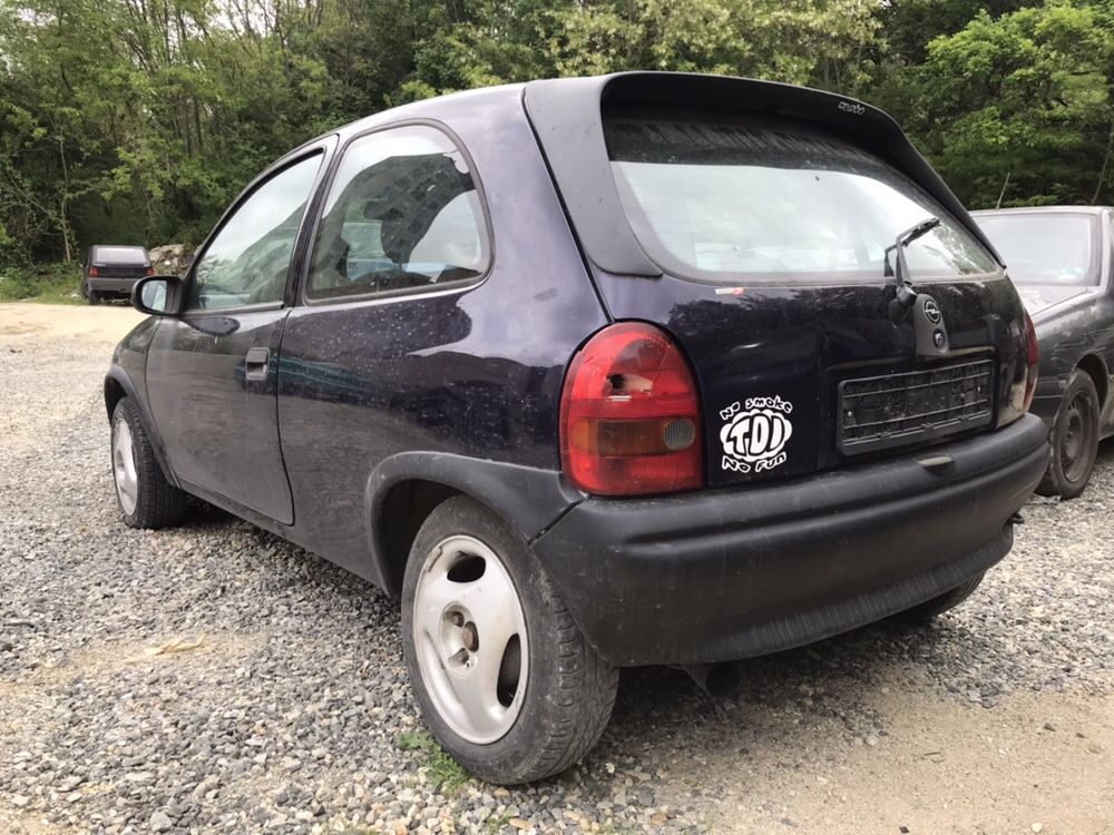 Opel Corsa B 1.5td 1995 На Части