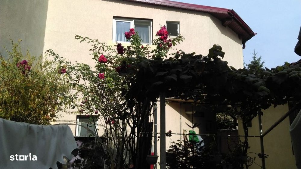 Vila 10 camere | Curte| Vitan | Metrou| Mihai Bravu 10'