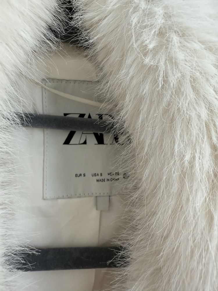 Палто на ZARA с бял косъм