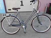 Vând bicicleta batavus din aluminiu pentru doamne înalte