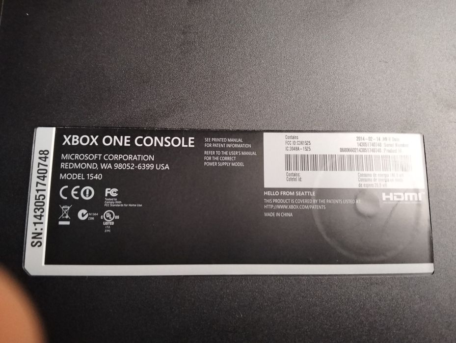 Xbox  de vânzare fara accesori nu știu nimica de el doar e in stare ok
