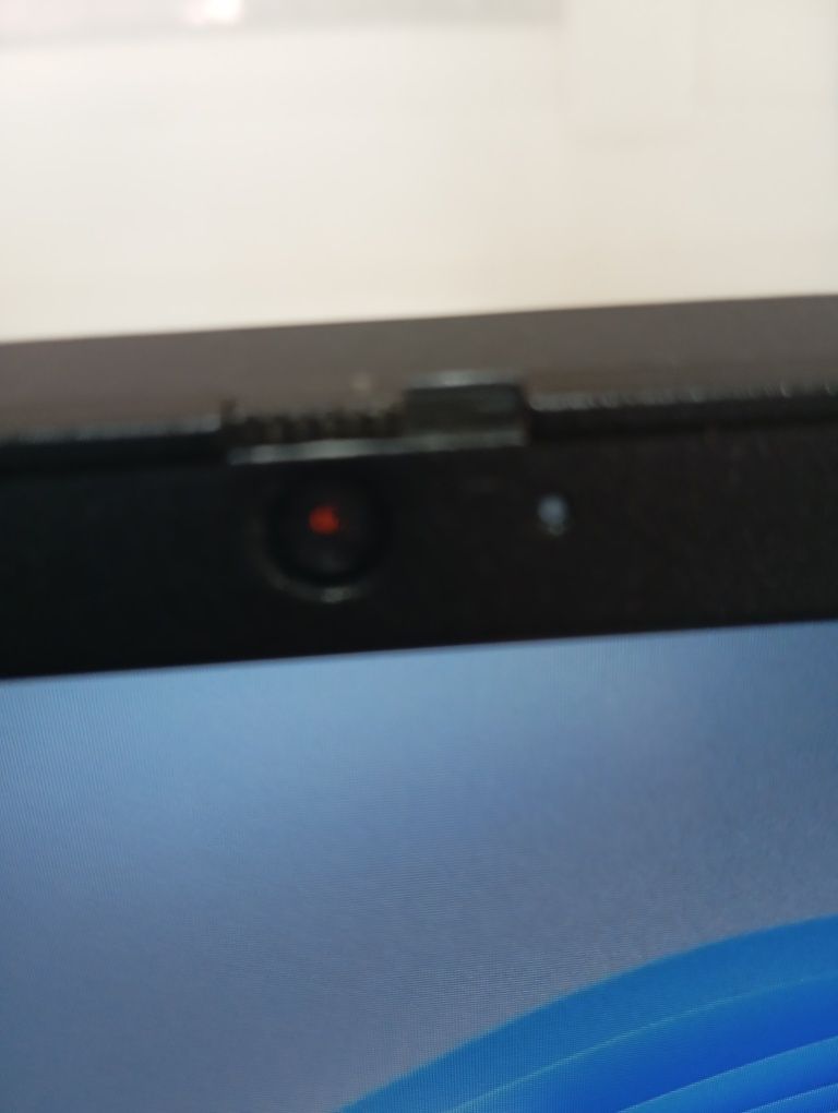 Геймърски лаптоп Lenovo
