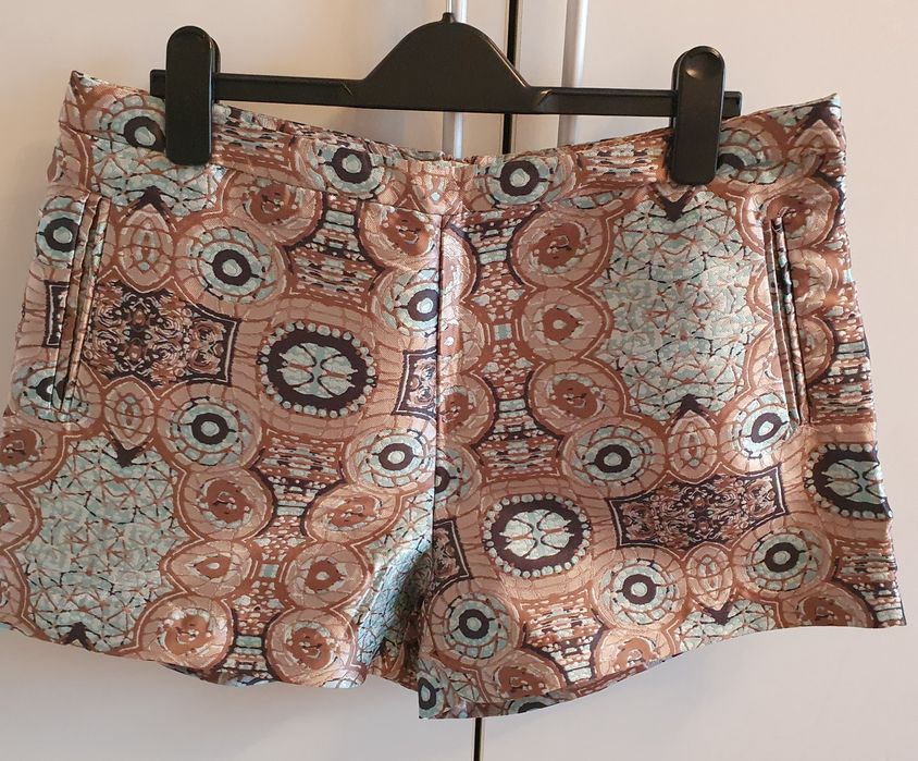 Pantaloni scurti H&M mas 40