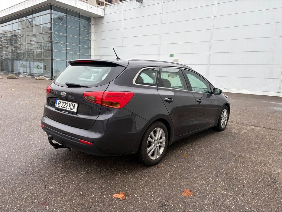 Vând Kia Ceed SW 1.6 GDI automată 232630 km. stare foarte bună