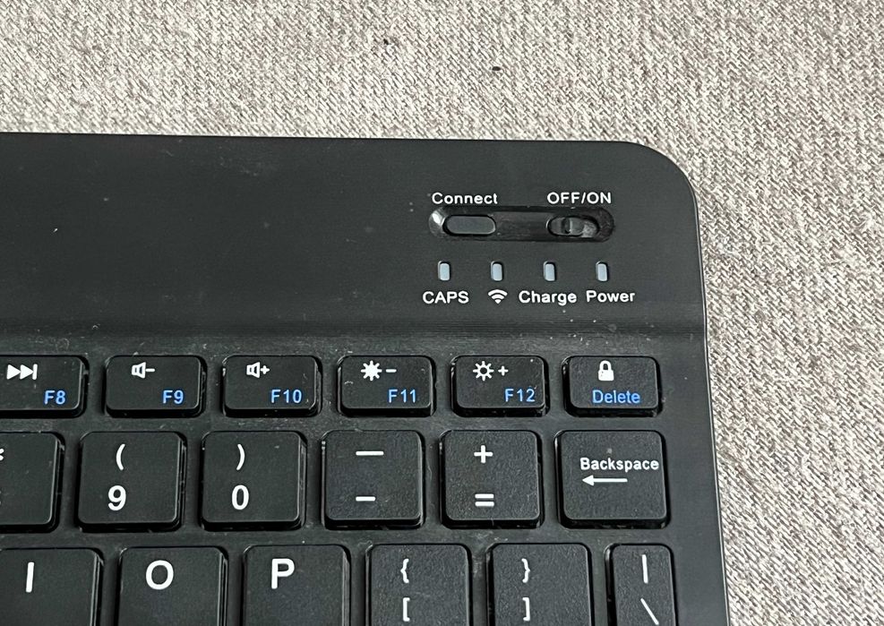 Tastatura wireless Bluetooth slim compatibila PC laptop tableta