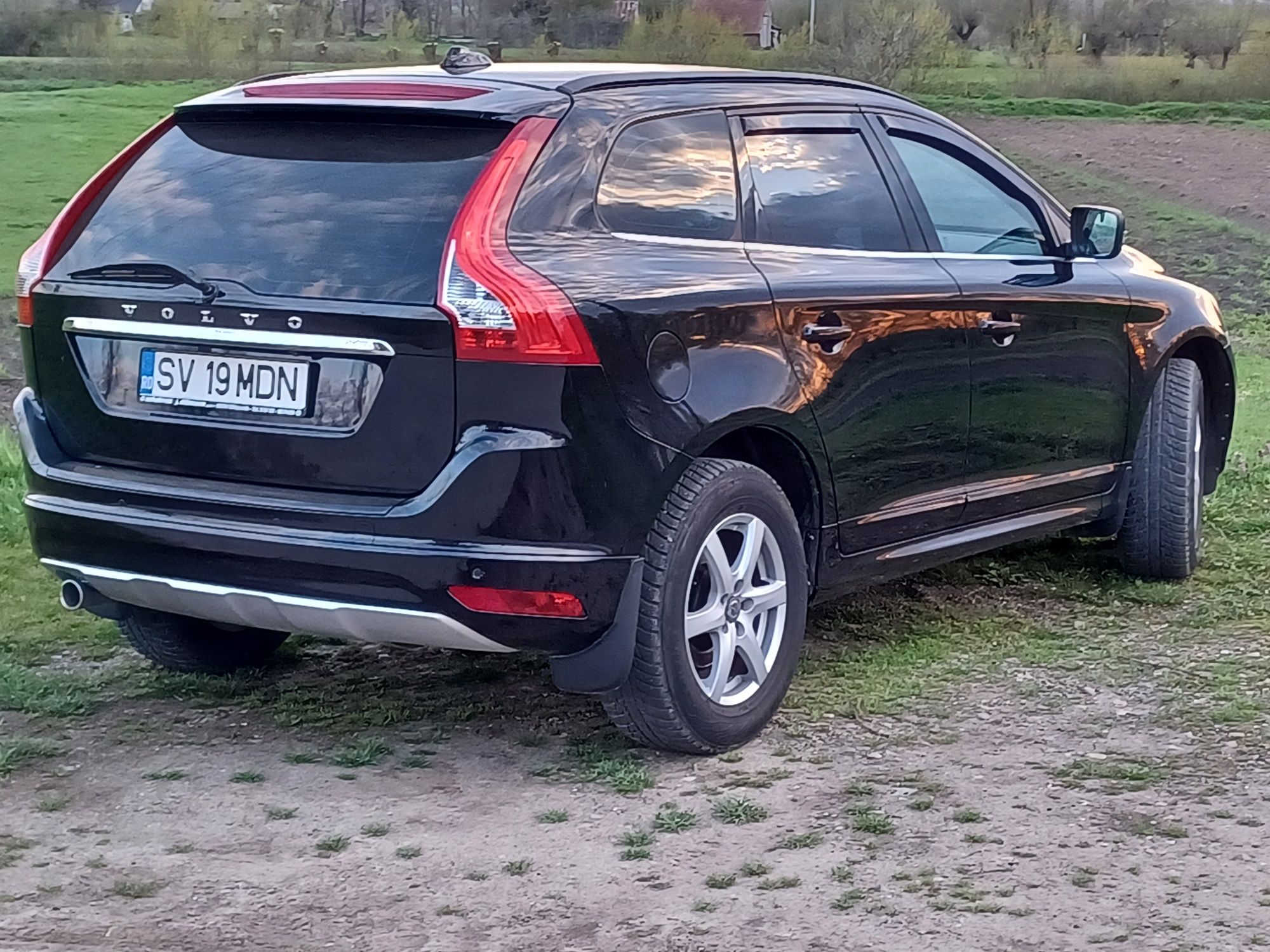 VOLVO XC 60 , 2.0 litri   , 163 cp