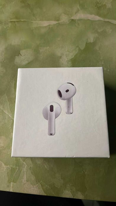 Vand o pereche de Air Pods 4