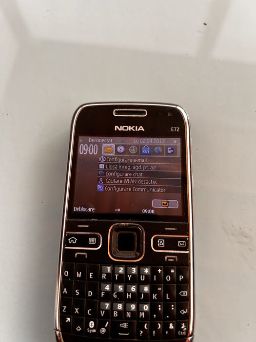 Nokia E72 , E52 si N70