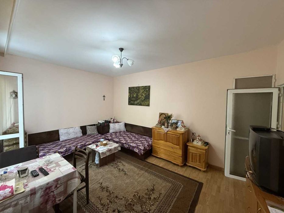 Продава се Едностаен апартамент в Пловдив, Център - 36 кв.м за 2084 €/кв.м - Снимка #2