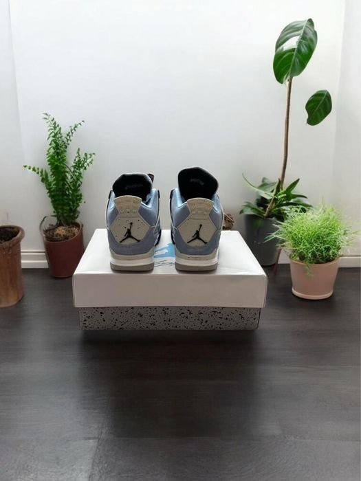 Jordan 4 university blue