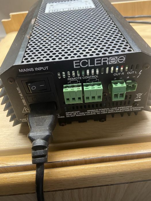 Amplificator stereo compact