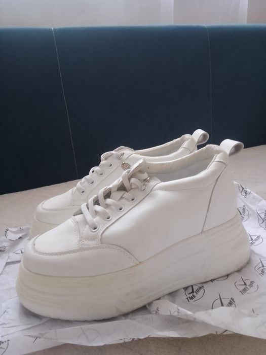 Кроссовки размер 36