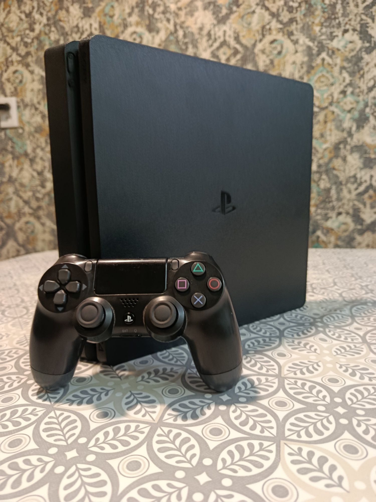 Sony PlayStation 4 slim 1 TB