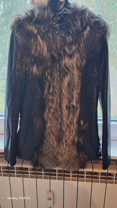 Кожено яке с кожа сибирска лисица.