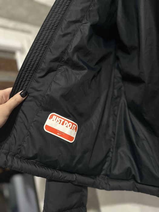 Дамско зимно яке Nike