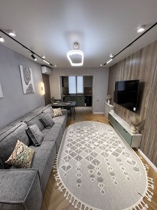 Продам евро 2в3 / 2 этаж по улице Маштабиб 77 серия