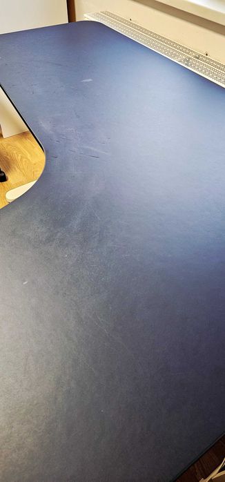 05 noiembrie 2025
Vand birou BEKANT IKEA albastru