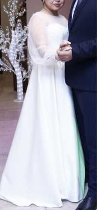 Продам свадебное платья размер 44-46 два в одном