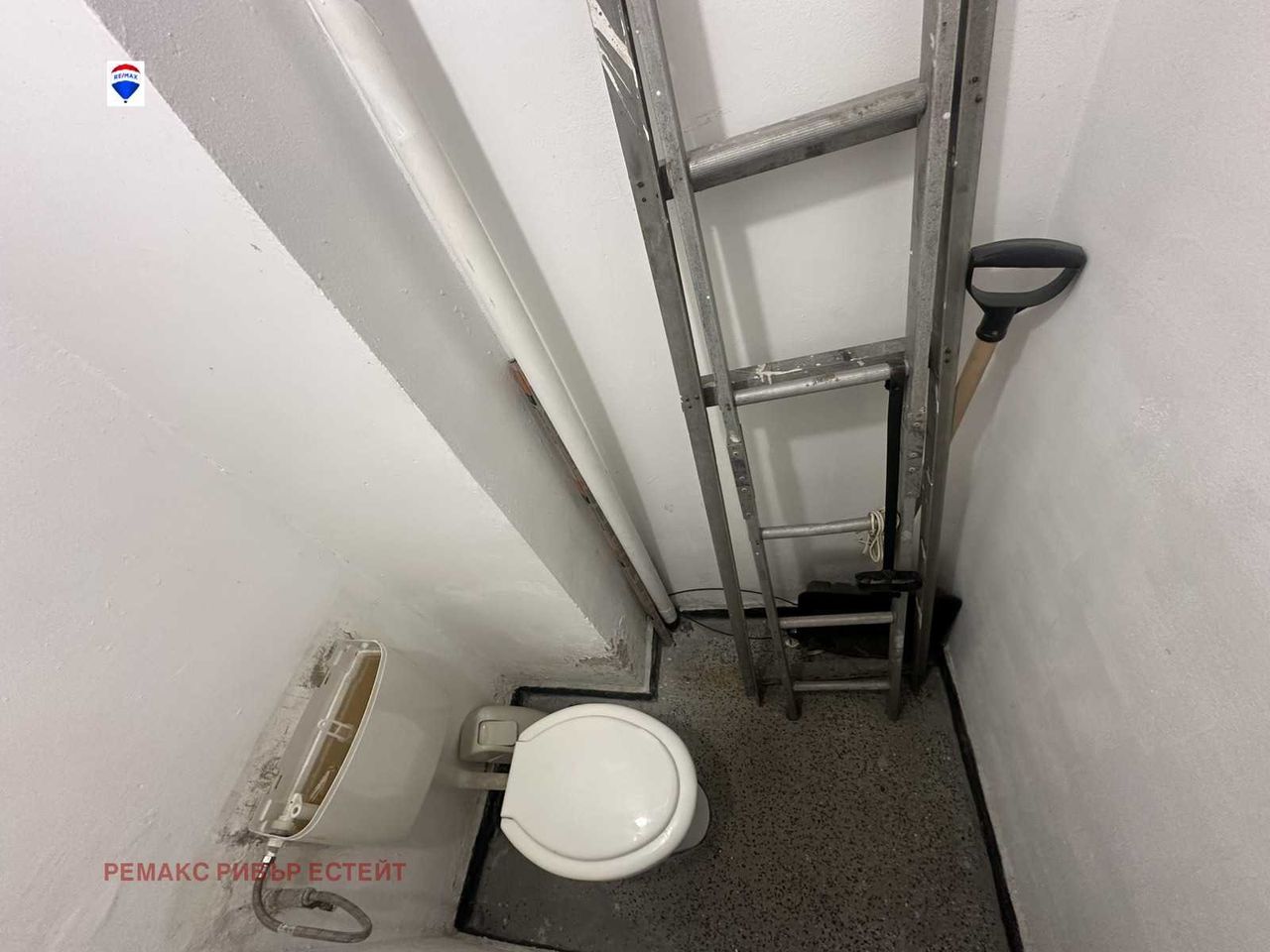 Дава се под наем Офис в Русе, Център - 31 кв.м за 204 € - Снимка #8