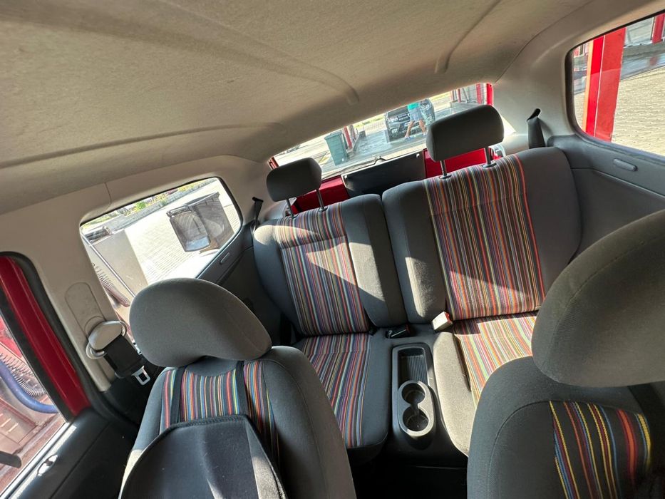 Volkswagen Fox 2006 – 1.2 benzină, manuală – 1.100 € negociabil