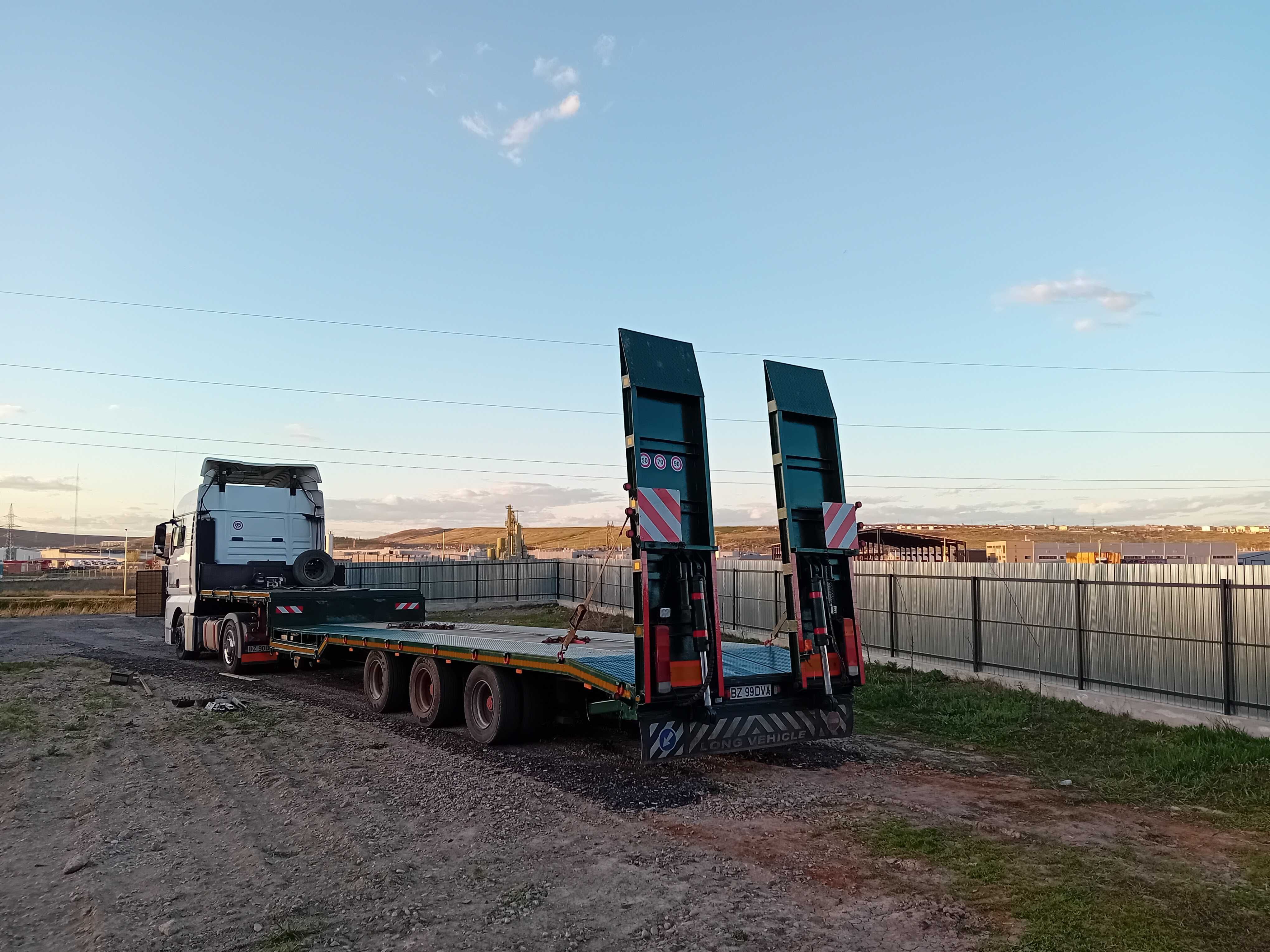 Vând TRAILER Fruehauf