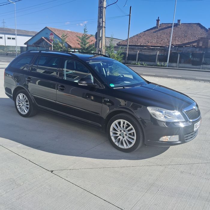 Skoda Octavia   Doi