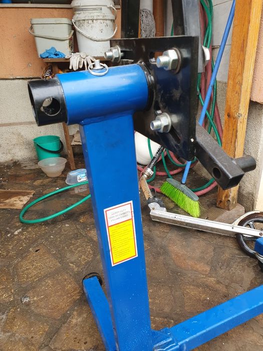 Стойка за двигател