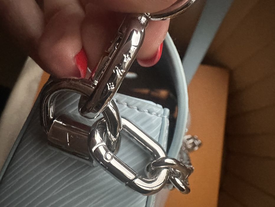 Louis vuitton twist дамска чанта