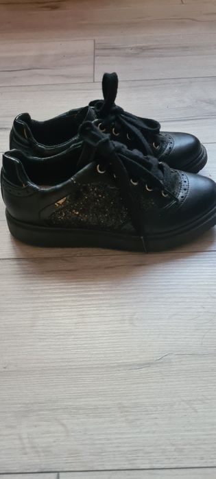 Кожени детски обувки
