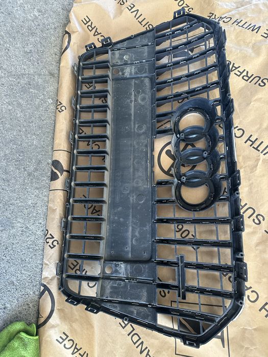 Audi A6 C7 Предна маска Оригинална