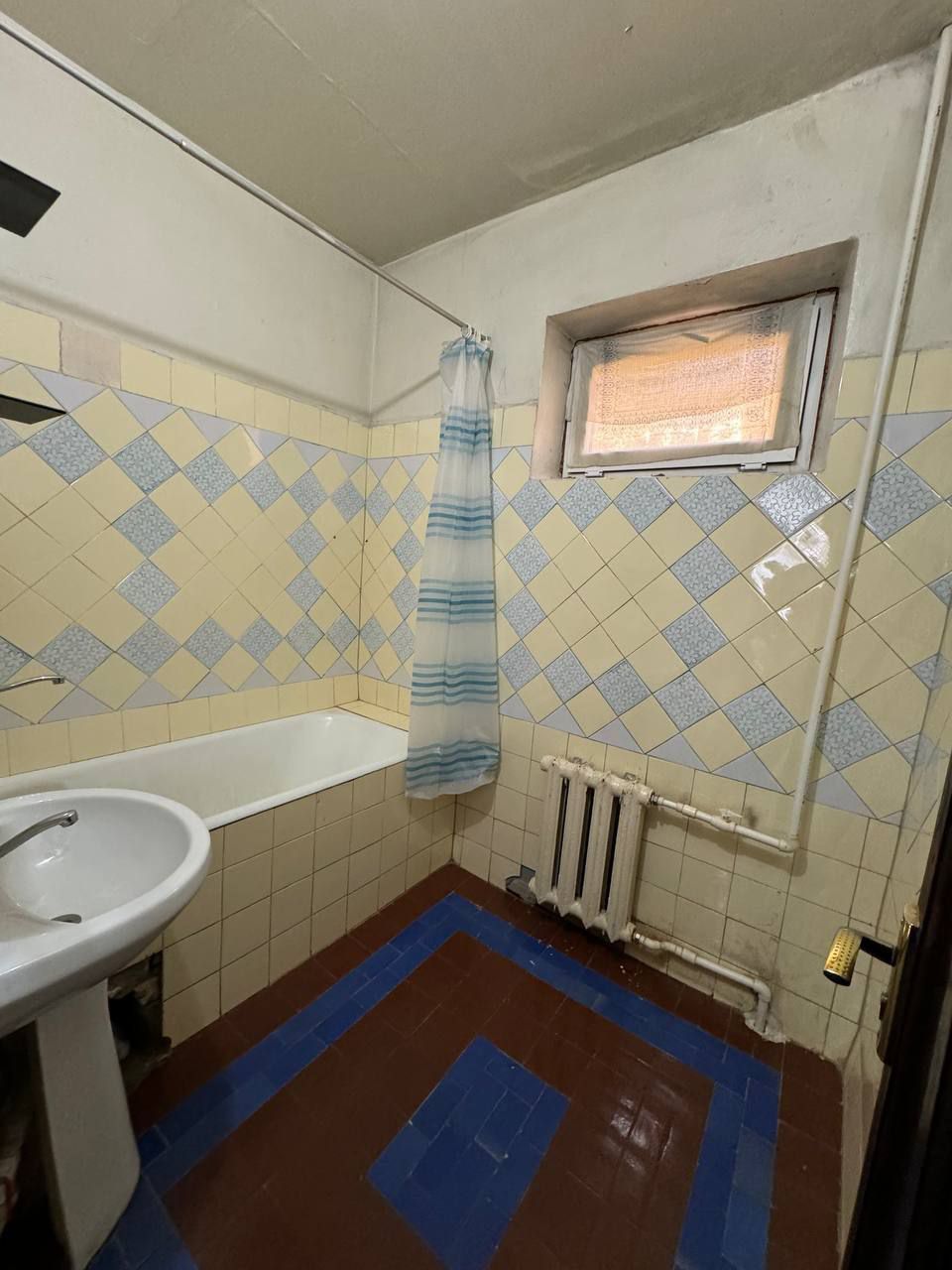 Kvartira qizlarga