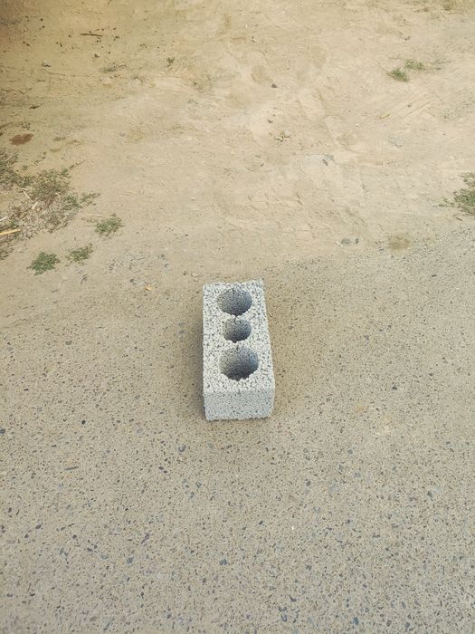 Шлакаблок янги ишлаб чикарилган