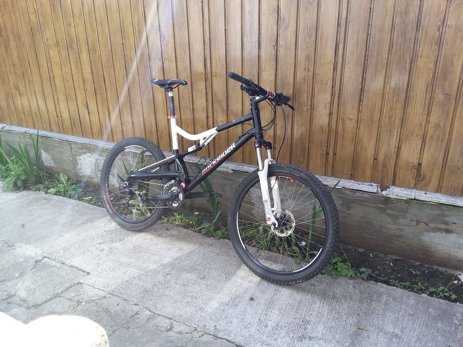 Bicicleta full suspension