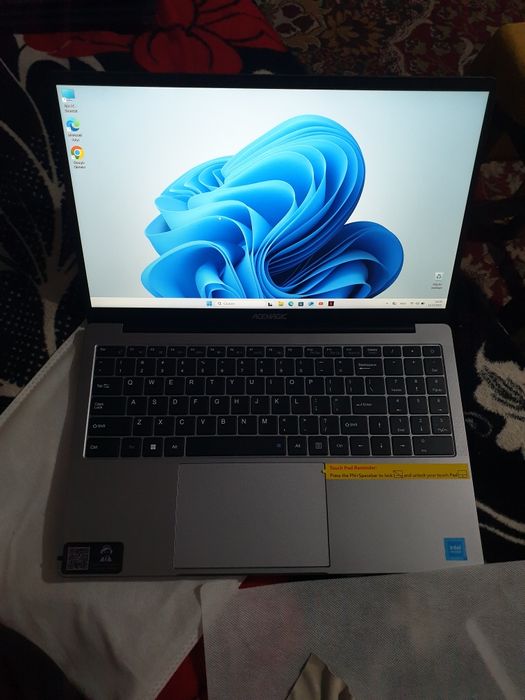 Laptop nou Acemagic