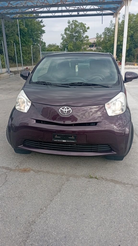 Продавам Toyota IQ 2009