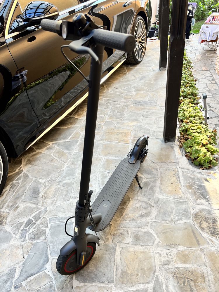 Електрически скутер Xiaomi Electric Scooter Pro 2