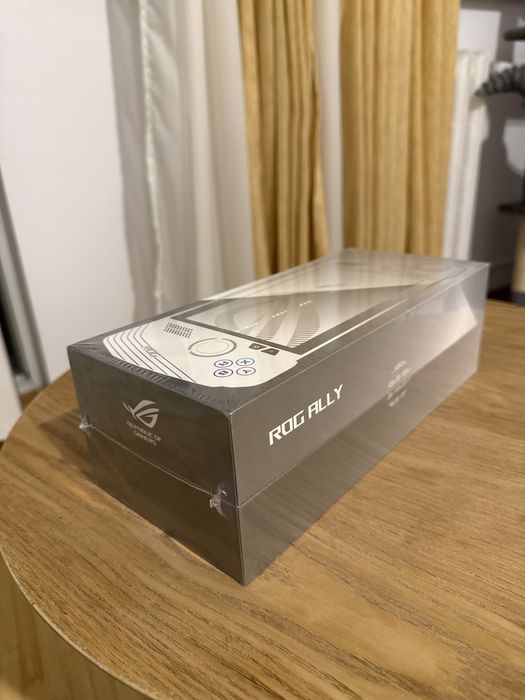 Consolă Asus portabilă Rog Ally RC71L 512 gb, sigilată