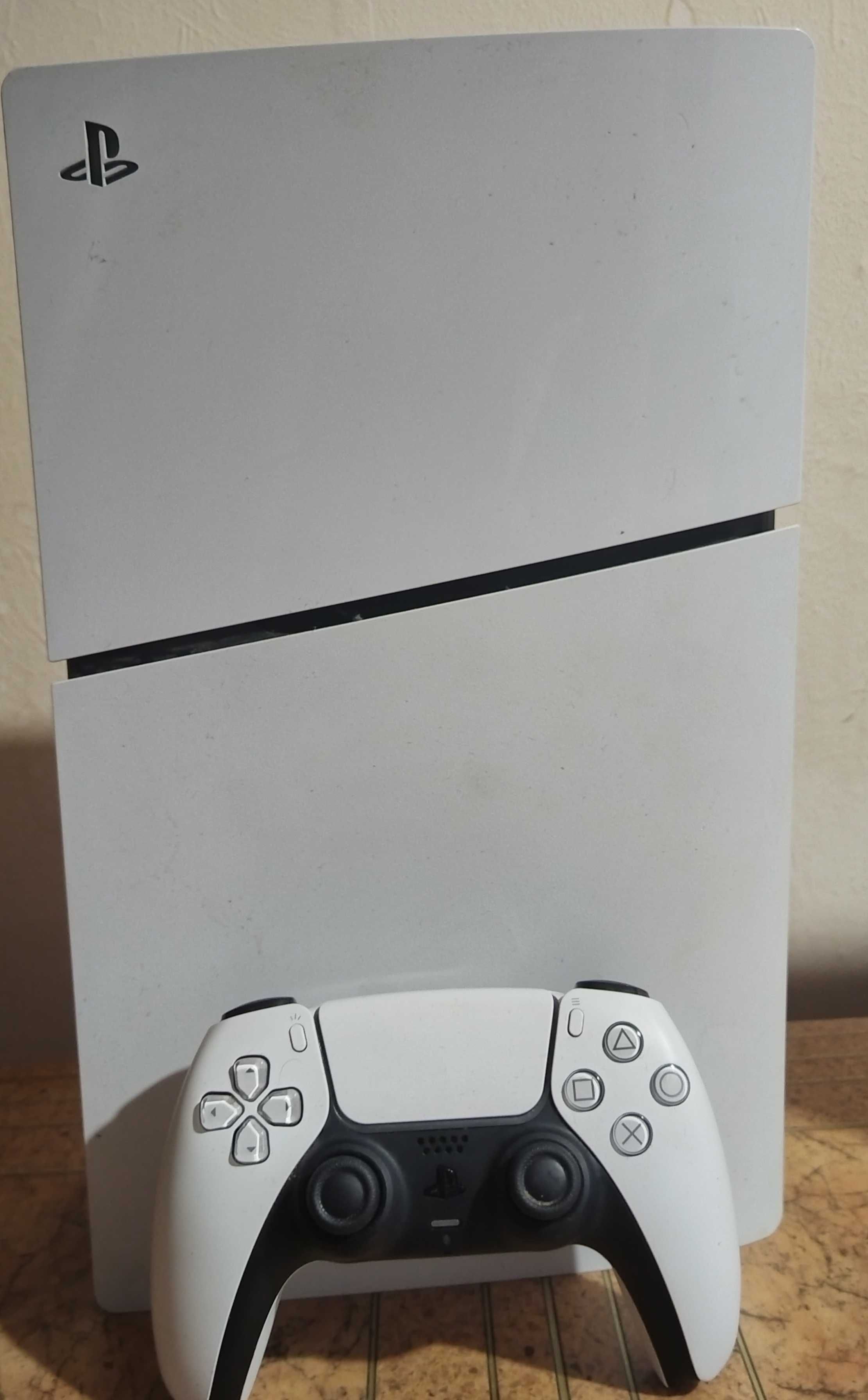 PS5 Digital + 15 игри, FC акаунт, гаранция, кутия оригинален джойстик