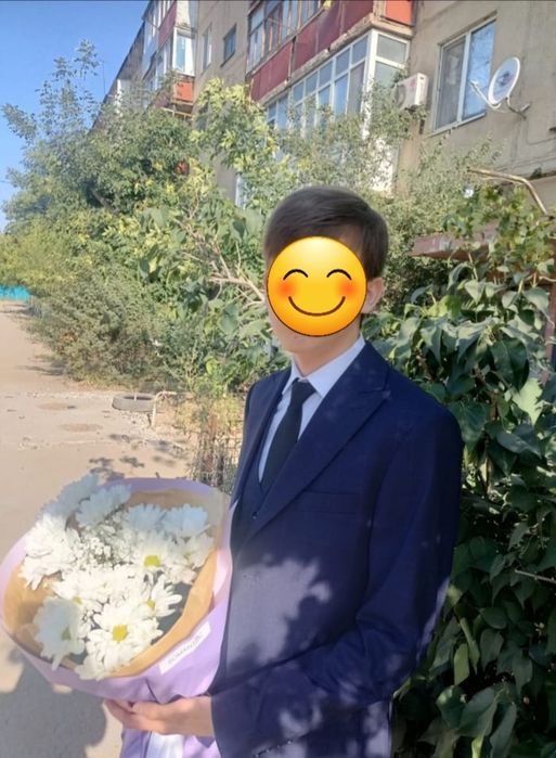 Продам костюм недорого