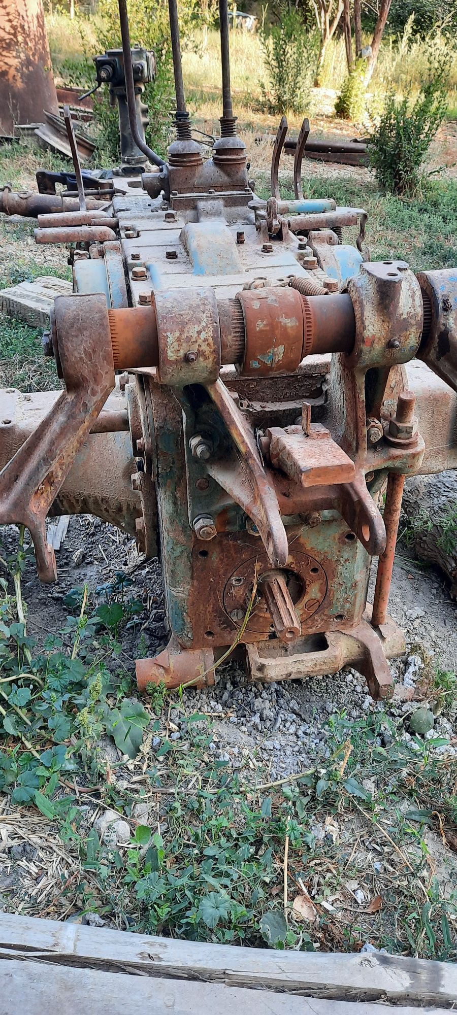 T28 traktorni zabchaslari