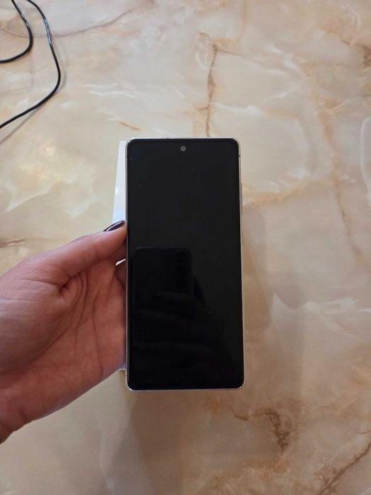 Телефон Samsung Galaxy S20 FE 128GB 6GB RAM Dual в отлично състояние